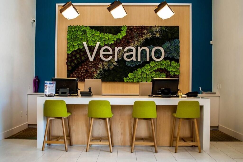 Reception desk